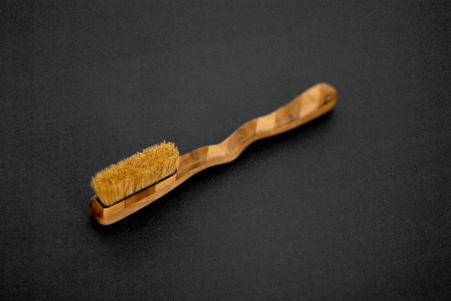 The Viper brush with replaceable boar hair Size S