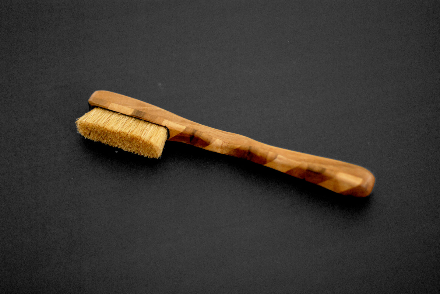 The Viper brush with replaceable boar hair Size S