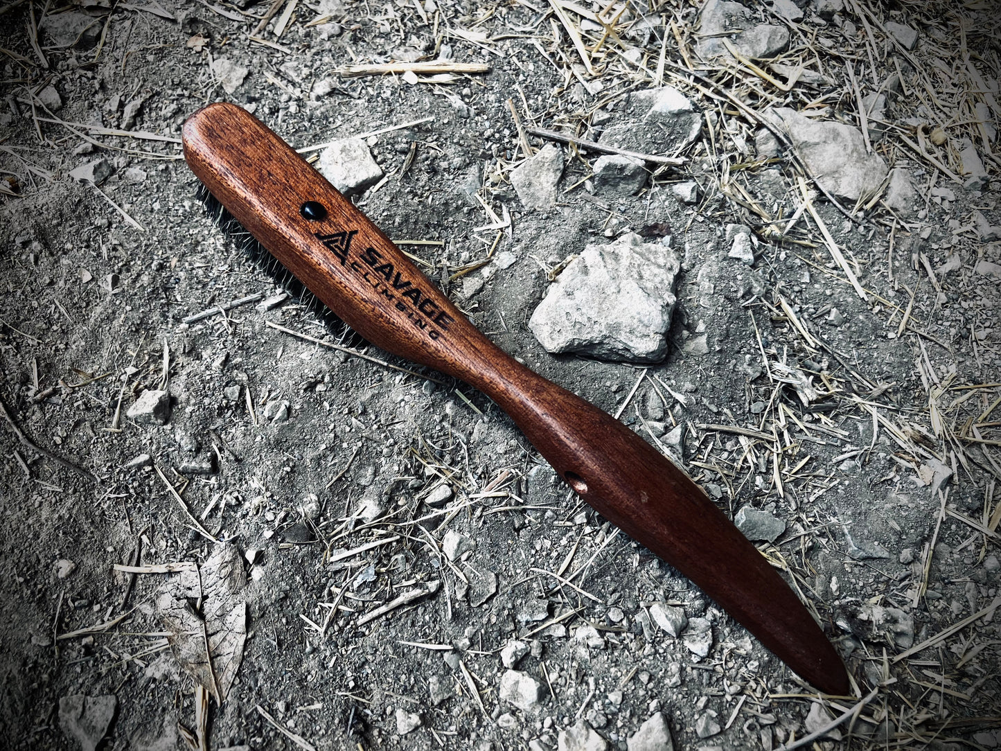 Ammonite Mahogany climbing brush with replaceable hair - Size S