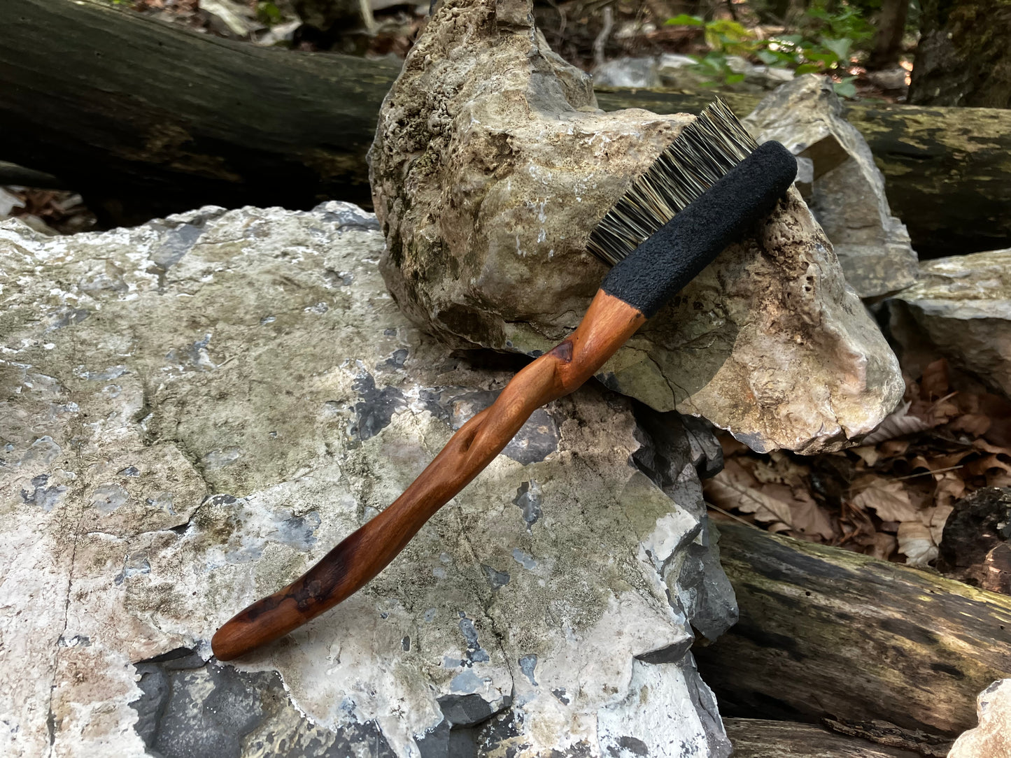 Wind dual texture Cherry brush with natural boar hair
