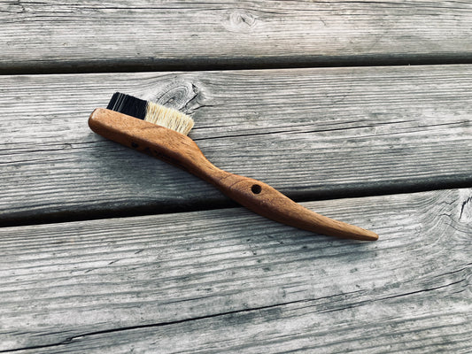 Dragon tooth climbing brush with replaceable natural boar hair - Size S (iroko wood)