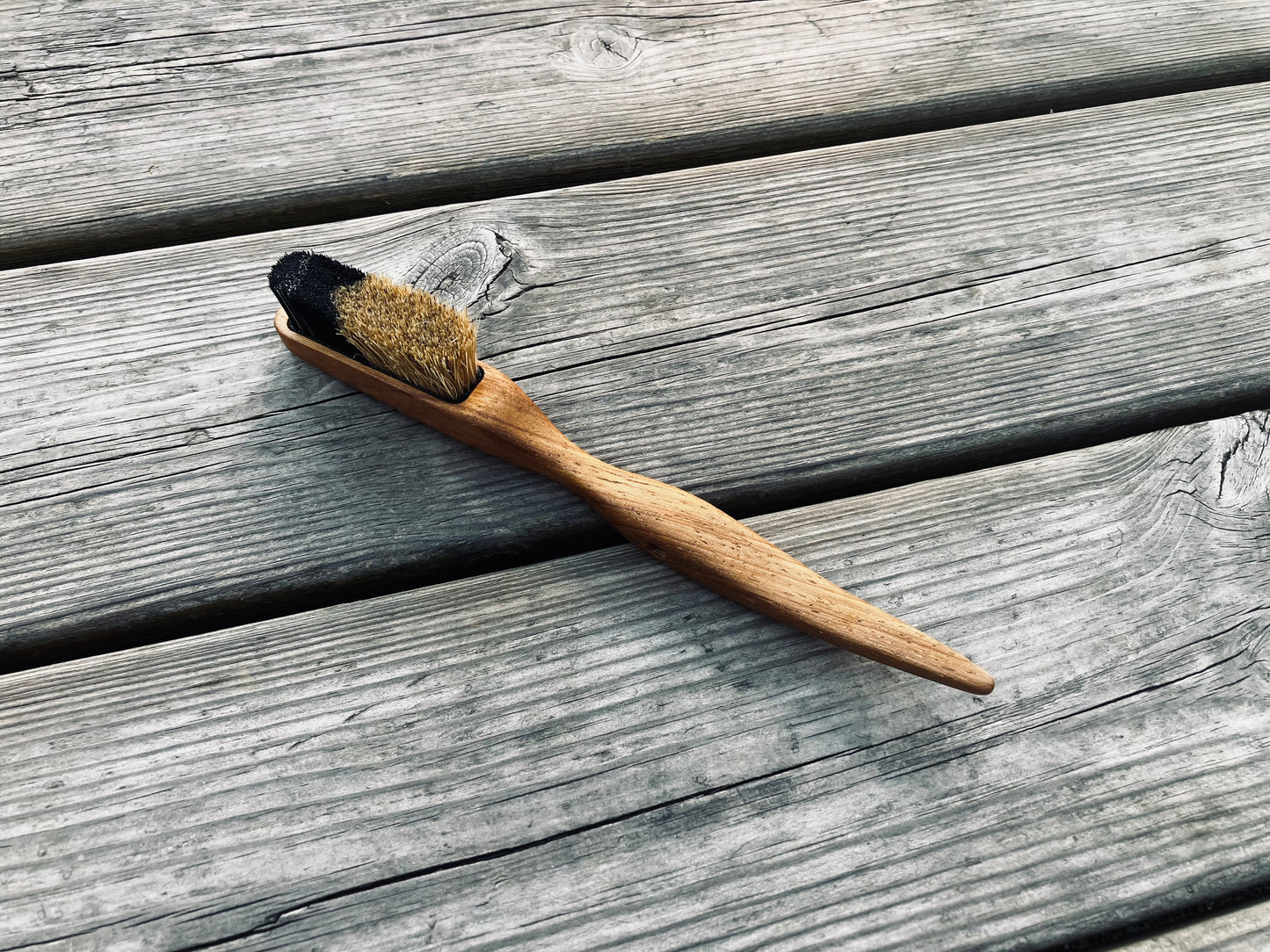 Dragon tooth climbing brush with replaceable natural boar hair - Size S (iroko wood)