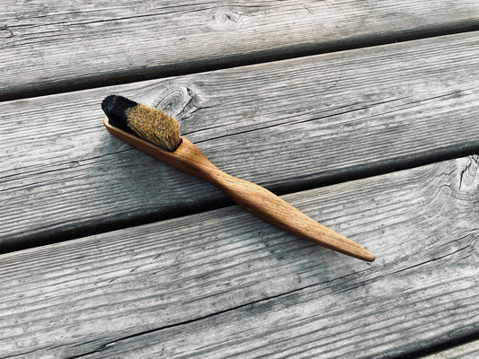 Dragon tooth climbing brush with replaceable natural boar hair - Size S (iroko wood)