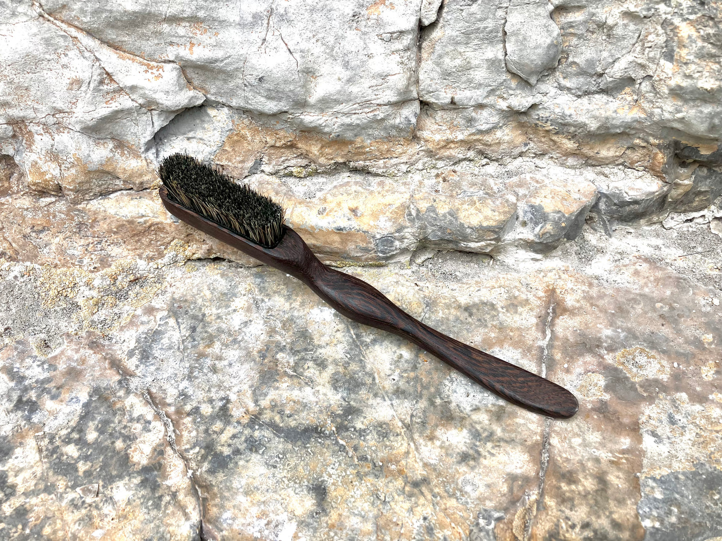 Ammonite climbing brush with replaceable hair-Size S (wenge wood)
