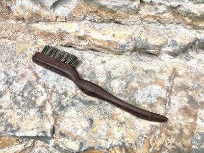 Ammonite climbing brush with replaceable hair-Size S (wenge wood)