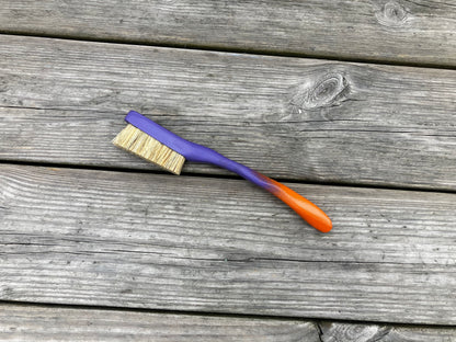 Apprentice Painted climbing brush