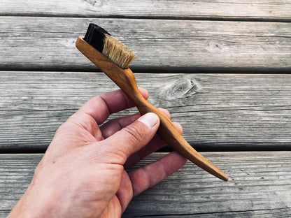 Dragon tooth climbing brush with replaceable natural boar hair - Size S (iroko wood)