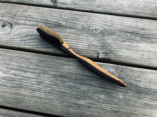Dragon tooth Domino  climbing brush with replaceable bristles -Size S (wenge wood, marble wood)
