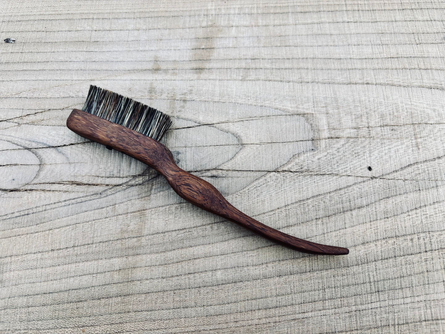 Shinobi climbing brush with replaceable hair-Size S Wenge Iroko Walnut