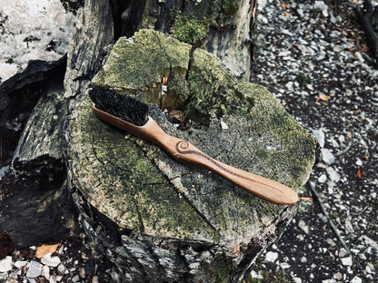 Ammonite (walnut wood) climbing brush with replaceable hair-Size S