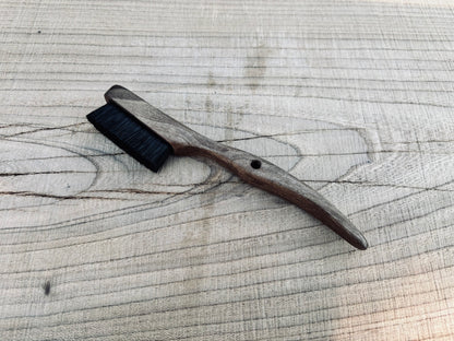 Dragon tooth climbing brush with replaceable natural boar hair-Size S Wallnut